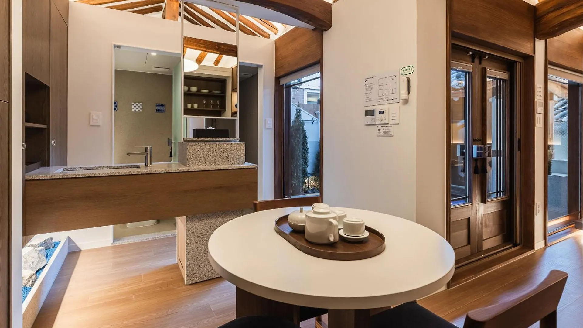 Apartment Hanok Stay Blue Dot Seoul